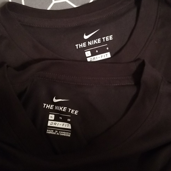 Nike Shirt - Picture 3 of 4